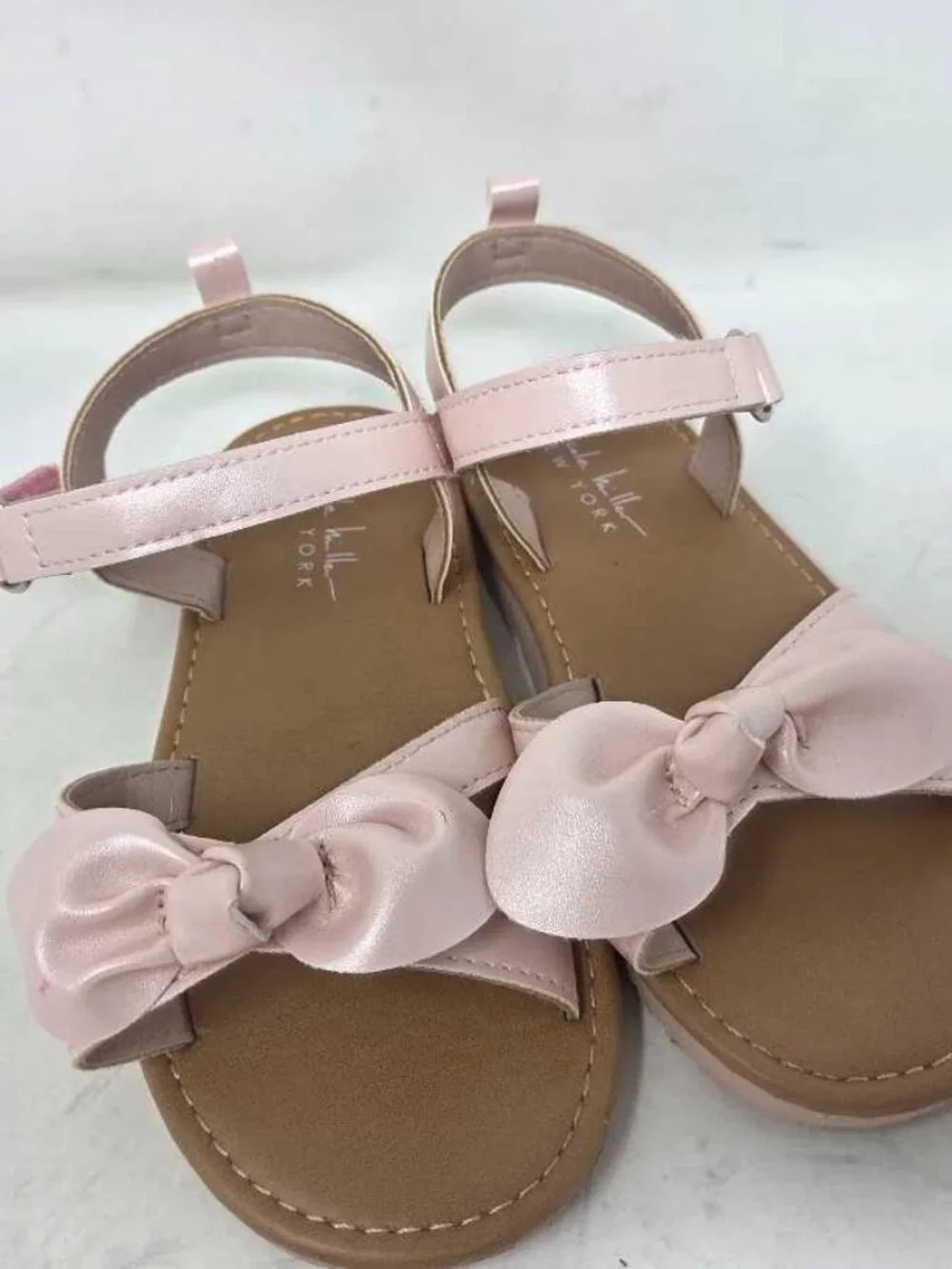 Toddler girl's 10 Nicole Miller pink strappy sandals with bow